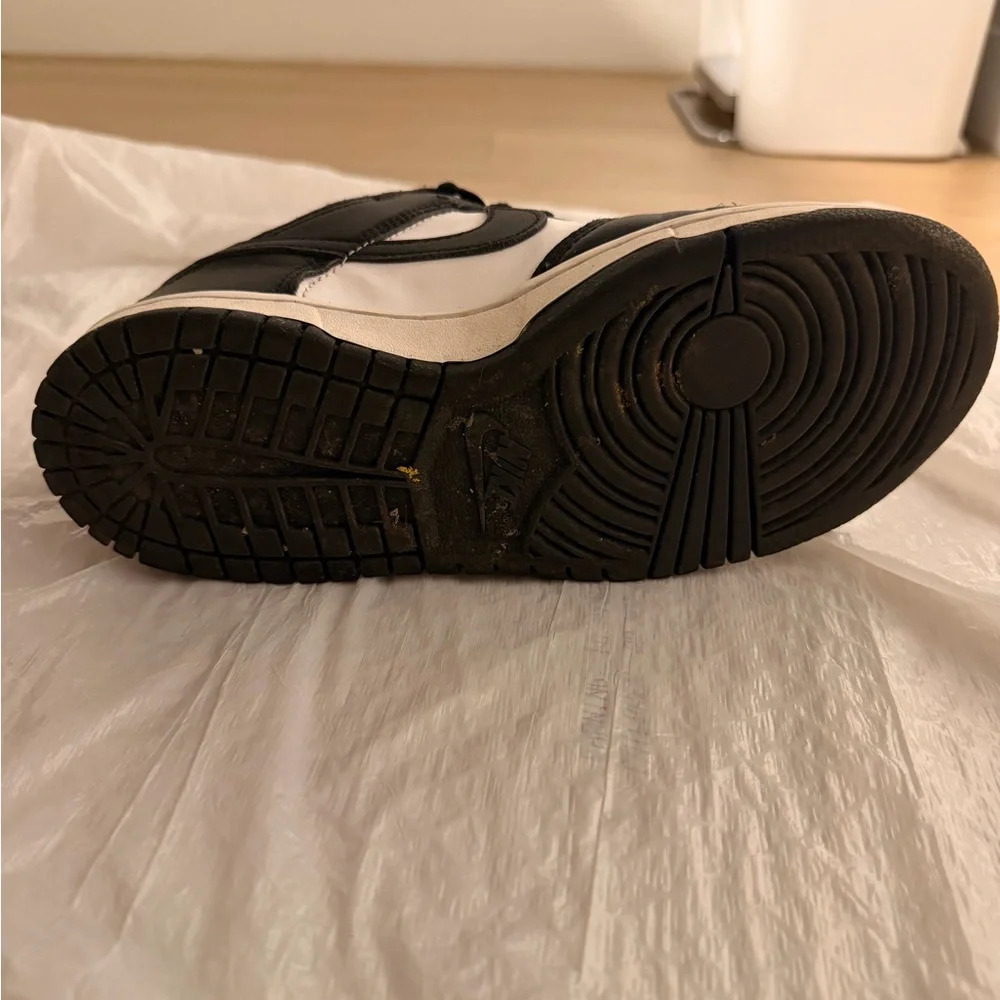 Nike Kids Black and White Low-Top Sneakers (Panda)